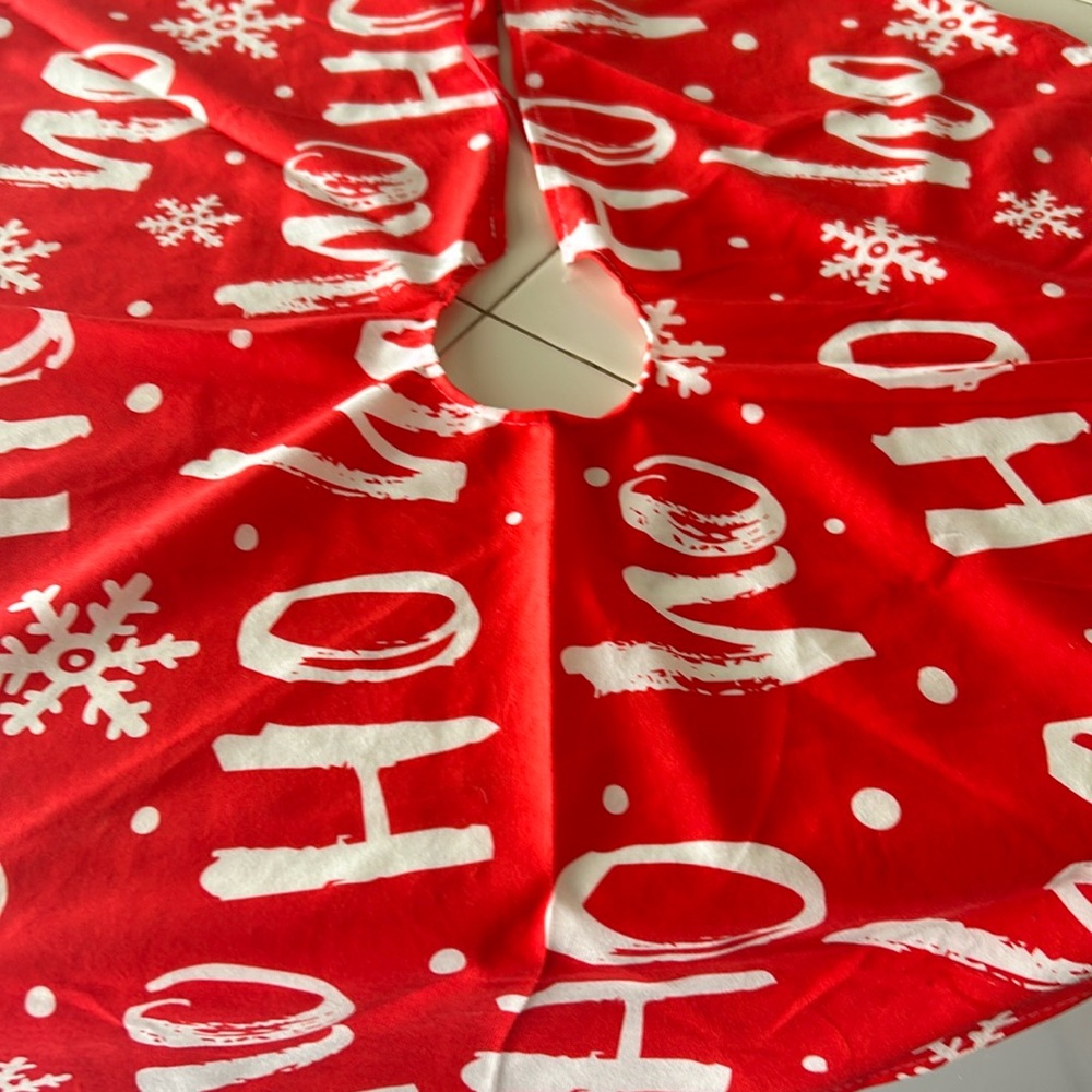 NWOT Christmas HoHoHo tree skirt